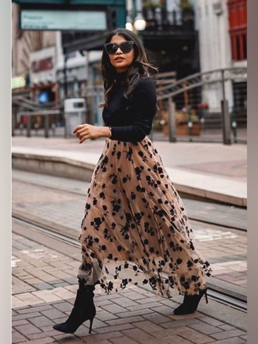 Chicwish 3D Posy Double-Layered Mesh Midi Skirt - Picture 2 of 7